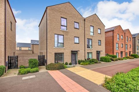 Marleigh Avenue, Cambridge 5 bed semi