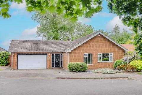 Walton Close, Kirby Muxloe, LE9 3 bed detached bungalow for sale