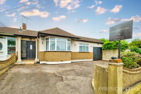 Clayhall IG5 3 bed bungalow for sale