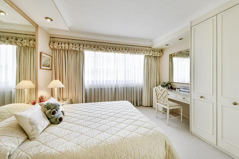 Campden Hill Road, London 1 bed flat for sale
