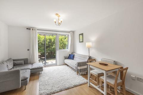 Violet Road, London, E3 2 bed apartment for sale