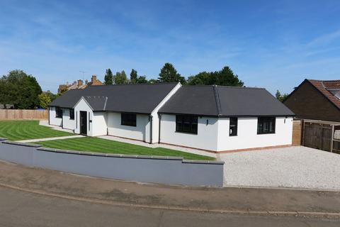 Margaret Road, Twyford 4 bed detached bungalow for sale