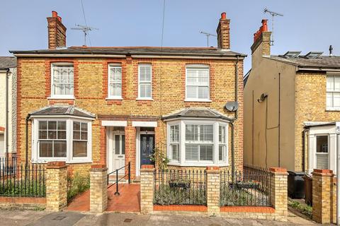 Rosebery Road, Chelmsford, CM2 3 bed semi