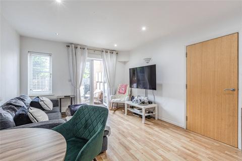 High Street, Addlestone KT15 1 bed flat for sale