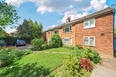 Holden Road,  Woodside Park,  N12 2 bed maisonette for sale