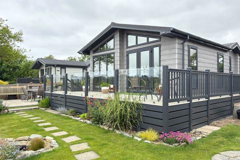 Newquay TR8 2 bed park home for sale