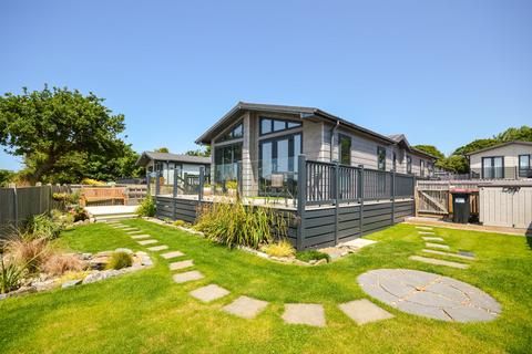 Newquay TR8 2 bed park home for sale