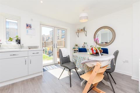 Portside View, Chatham, Kent 4 bed end of terrace house for sale