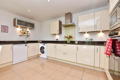 Russell Hill, Purley, Surrey 2 bed ground floor flat for sale
