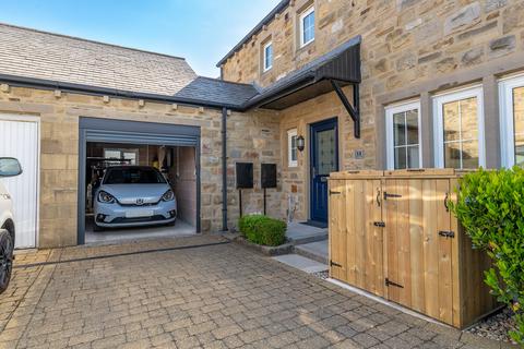 Lords Close, Giggleswick BD24 3 bed link detached house for sale