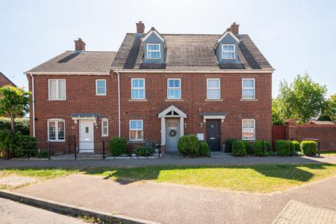 Thistle Drive, Kettering NN14 3 bed terraced house for sale