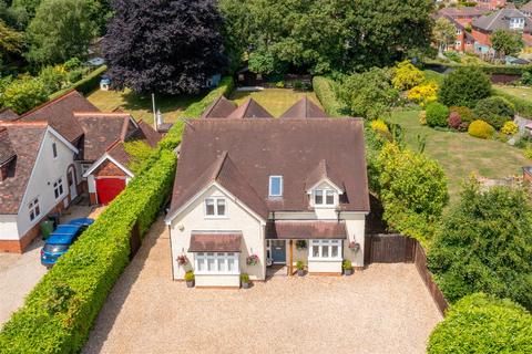 Grove Road, Sonning Common Reading RG4 4 bed detached house for sale