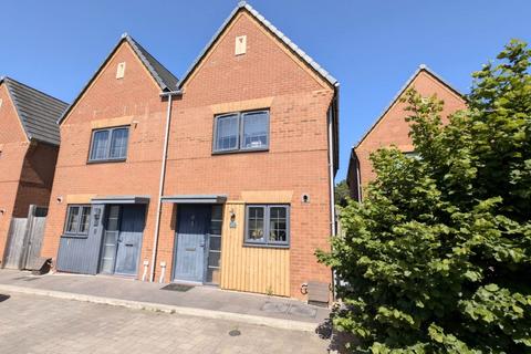 Badger Place, Bordon GU35 2 bed semi