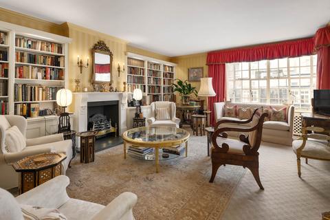 Chesham Street, London SW1X 2 bed flat for sale