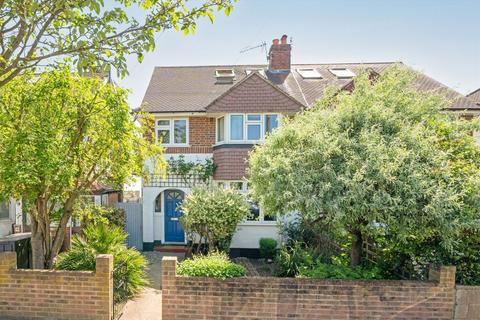 Rivermeads Avenue, Twickenham TW2 4 bed semi