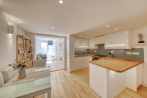 Chatham Road, London, SW11 1 bed flat for sale