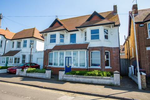 St Georges Terrace, Herne Bay, Kent, CT6 5 bed link detached house for sale