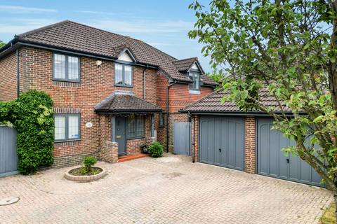 Rivermead, East Molesey, KT8 5 bed detached house for sale