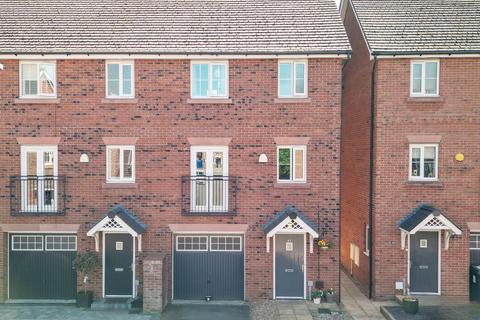 School Drive, Lymm WA13 3 bed townhouse for sale