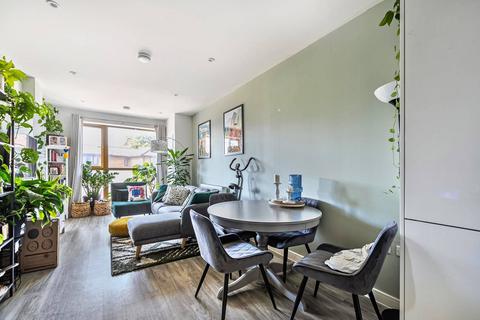 Streatham Road, Mitcham, MITCHAM, CR4 1 bed flat for sale