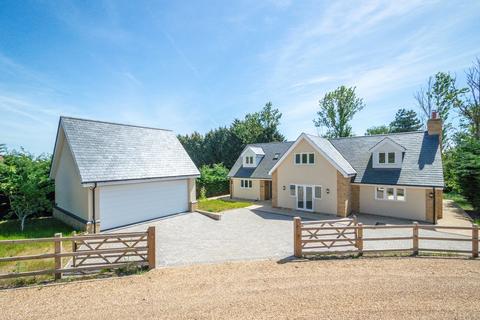 The Highlands, Newmarket CB8 4 bed detached house for sale