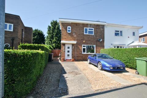 James Way, Donnington, Telford, TF2 8AX. 3 bed semi