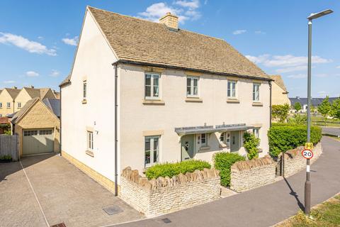 Mercer Way, Tetbury 3 bed semi