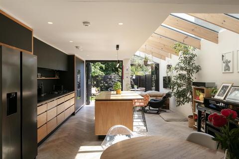 Ivanhoe Road, Camberwell, SE5 4 bed terraced house for sale
