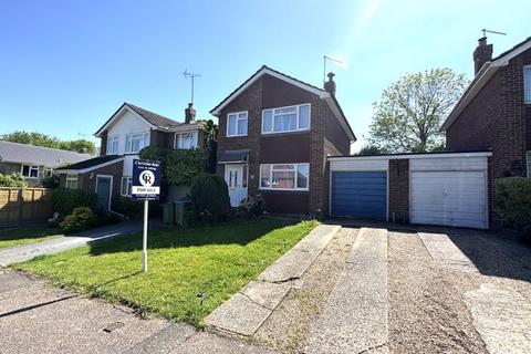 Thurne Way, Horsham 3 bed detached house for sale