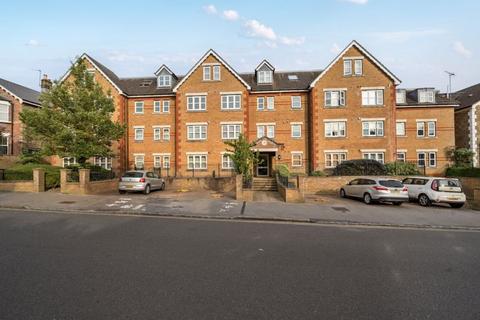 Birdhurst Road, South Croydon 2 bed apartment for sale
