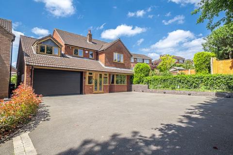 Croft Gardens, Burntwood, WS7 2EZ 4 bed detached house for sale