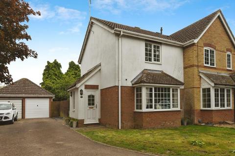 Kingfisher Drive, Wisbech, PE13 2TP 2 bed end of terrace house for sale
