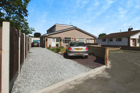 Admirals Walk, Rhyl LL18 4 bed bungalow for sale