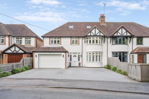 5 bedroom semi-detached house for sale