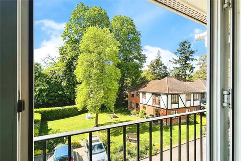 Pegasus Court, Fleet, Hampshire 2 bed apartment for sale