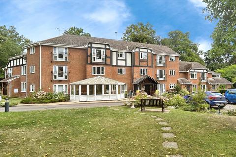 Pegasus Court, Fleet, Hampshire 2 bed apartment for sale