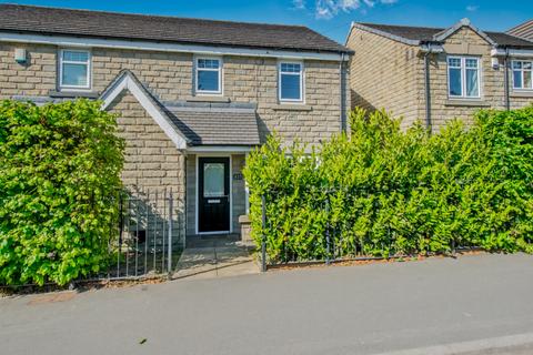 Halifax Road, Hightown, Liversedge, WF15 3 bed semi