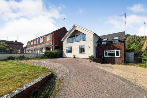 Crick Road, Hillmorton, Rugby, CV21 6 bed detached house for sale
