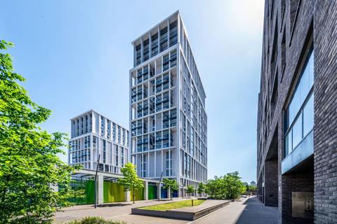 Brogan House, Battersea, London, SW8 3 bed flat for sale
