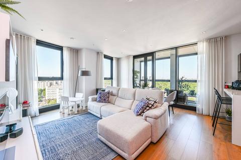 Brogan House, Battersea, London, SW8 3 bed flat for sale