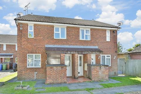 Invicta Court, Sittingbourne ME10 1 bed maisonette for sale