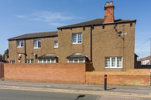 Convamore Road, Grimsby DN32 2 bed flat for sale