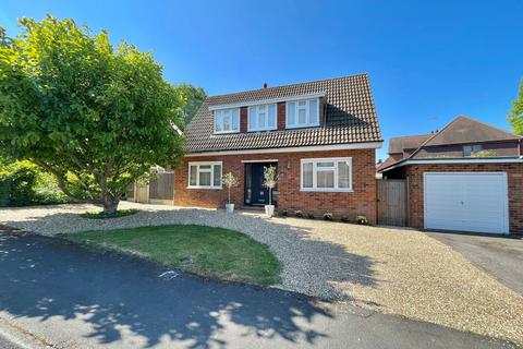 Cheshunt Close, Gravesend DA13 3 bed detached house for sale