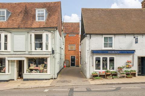 West Street, Alresford, Hampshire, SO24 2 bed terraced house for sale