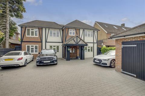 Marlow Road, High Wycombe HP11 4 bed detached house for sale