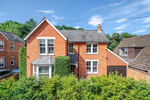 Sandhurst,  Berkshire,  GU47 5 bed detached house for sale