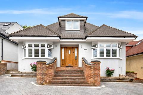Ferndale Avenue, Chertsey, KT16 6 bed detached house for sale