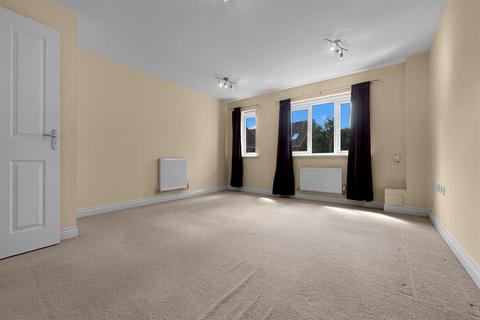 2 bedroom First Floor Maisonette in... 2 bed maisonette for sale