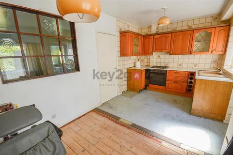 Haxby Place, Sheffield, S13 3 bed semi