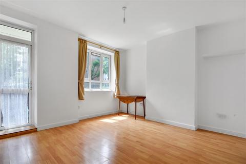 Campion House, London, N16 2 bed flat for sale